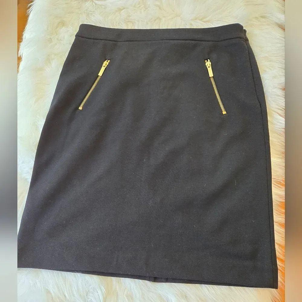 MICHAEL Michael Kors Black Pencil Skirt with Zip Accent Size 6